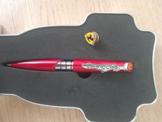 Penna Ferrari - confezione e spilletta
