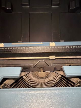 Máquina de escribir Olivetti Studio 46