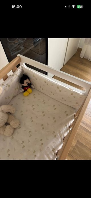 Mini cuna de madera y blanca