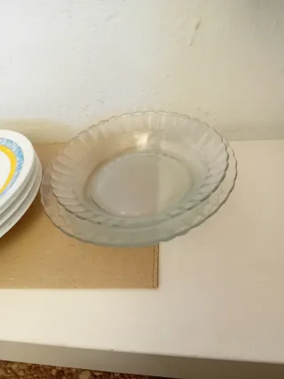 Lote 16 platos de cerámica y cristal