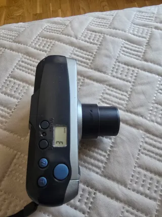 Cámara Nikon Zoom 210 AF