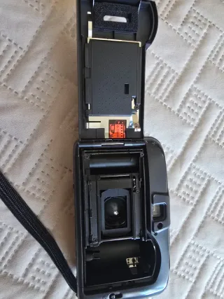 Cámara Nikon Zoom 210 AF