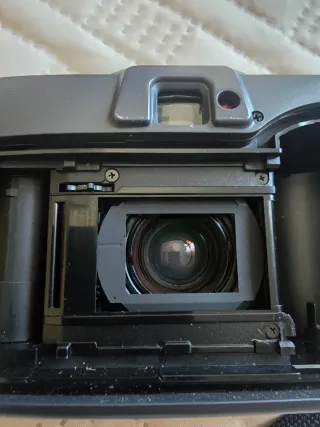 Cámara Nikon Zoom 210 AF