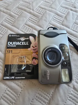 Cámara Nikon Zoom 210 AF