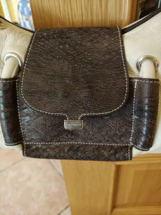 Bolso de mano de piel beige y marrón