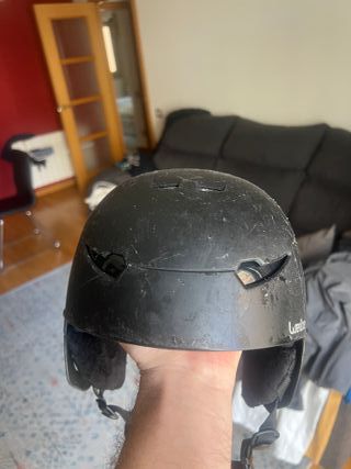 Casco de esquí negro