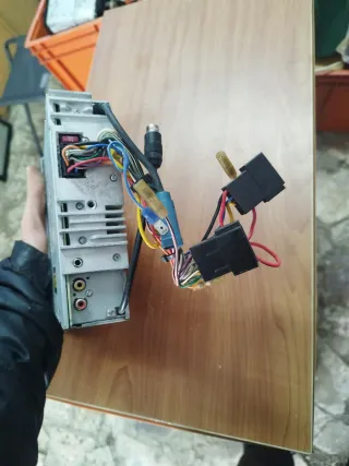 Radio Alpine CDE-9872R Plata