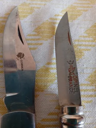 Coltellini in cuoio e metallo