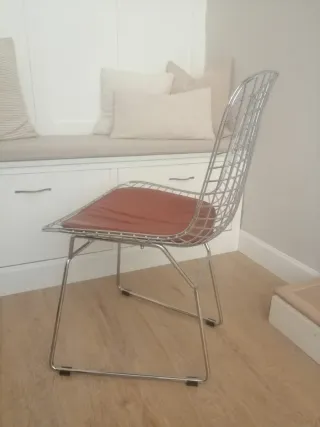 Silla metálica con cojín