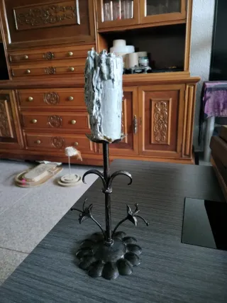 Candelabro in metallo nero