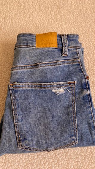 Pantalones vaqueros ajustados azules