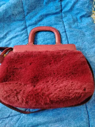 Borsa Guess Bordeaux/rossa in eco-pelle e pelo