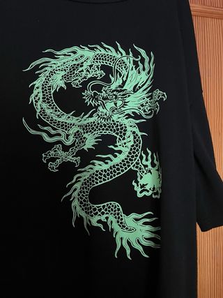 Camiseta oversize dragón Shein Talla S