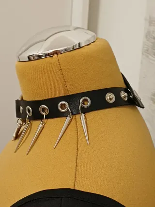 Collana chocker goth con charm a forma pipistrello