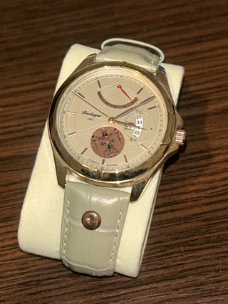 Reloj LoeDagar Dorado y Beige