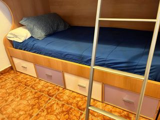 Litera madera con colchones