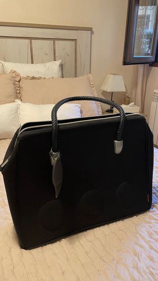 Maletín negro con asas trenzadas