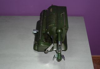 Calculadora Mecánica Antigua Minerva