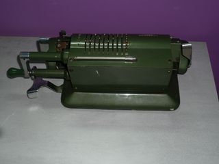 Calculadora Mecánica Antigua Minerva