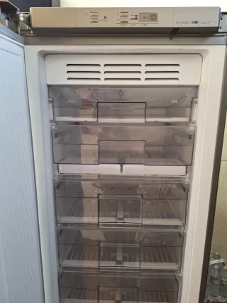 Congelador vertical Fagor