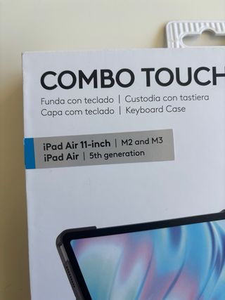 Cover con tastiera Logitech Combo Touch per iPad Air