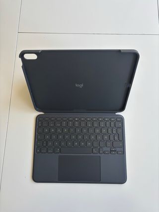 Cover con tastiera Logitech Combo Touch per iPad Air