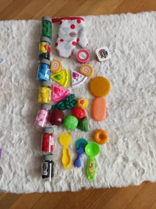 Lote de muñecas y unicornios