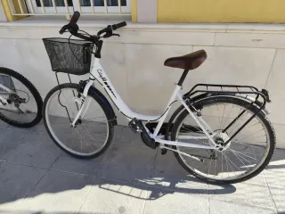 Bicicleta urbana blanca City40