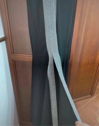 Vestido largo negro con detalles plateados