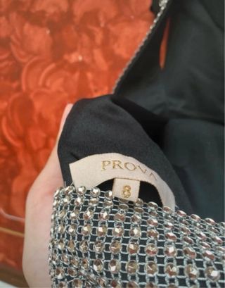 Vestido largo negro con detalles plateados