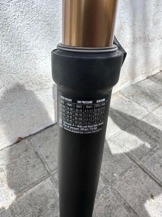 Horquilla Rockshox 2022 FACTORY SC SERIES 32 FLOA