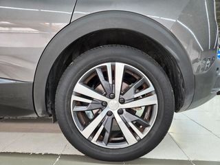 Peugeot 3008 Hybrid 225 e-EAT8 Allure