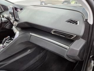 Peugeot 3008 Hybrid 225 e-EAT8 Allure