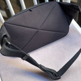 Riñonera Pacsafe LS120 Antirrobo Negra