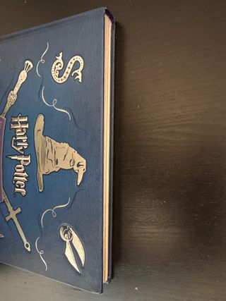 EL GRAN LIBRO DE LOS ARTEFACTOS DE HARRY POTTER...