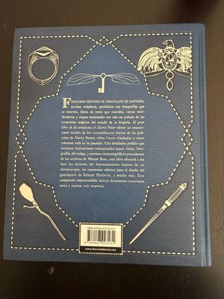 EL GRAN LIBRO DE LOS ARTEFACTOS DE HARRY POTTER...