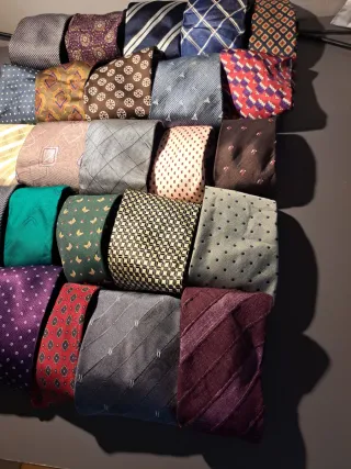 C) 25 cravatte uomo
