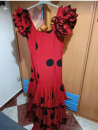 Abito flamenco rosso con pois neri