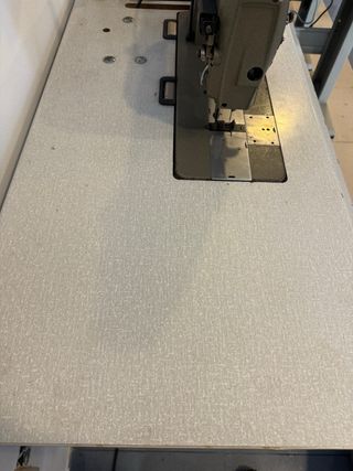 Se vende maquina de dos agujas desembragarle