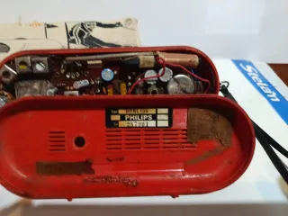 Radio Philips 90RL136 Roja