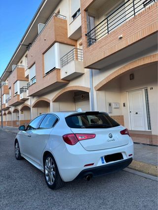Alfa Romeo Giulietta 2011