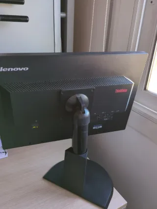 Monitor Lenovo ThinkVision Negro