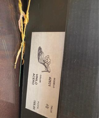 Tacones plateados mujer