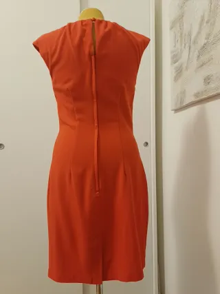 Tubino rosso in tessuto elastico