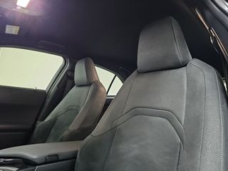 Lexus UX 2.0 250h Premium
