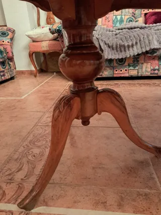 Mesa comedor diseño clásico extensible