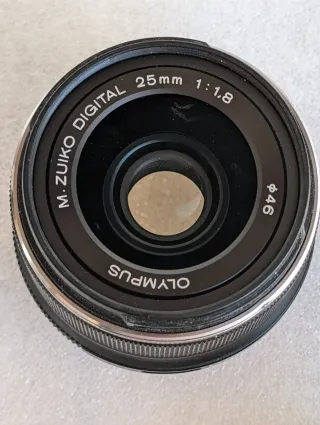 Objetivo Olympus M.Zuiko 25mm f1.8 MSC