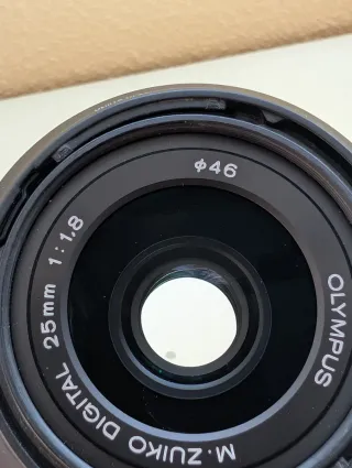Objetivo Olympus M.Zuiko 25mm f1.8 MSC
