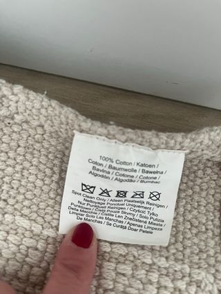 Alfombra de algodón beige y blanco 95A x 144L