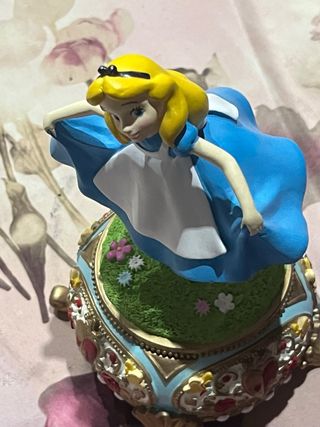Figura músical Alicia Disney Japón
